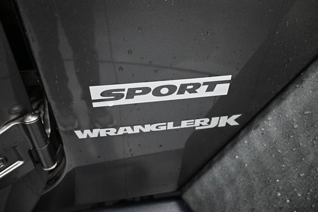 Used 2018 Jeep Wrangler Sport AWD/4WD image 5