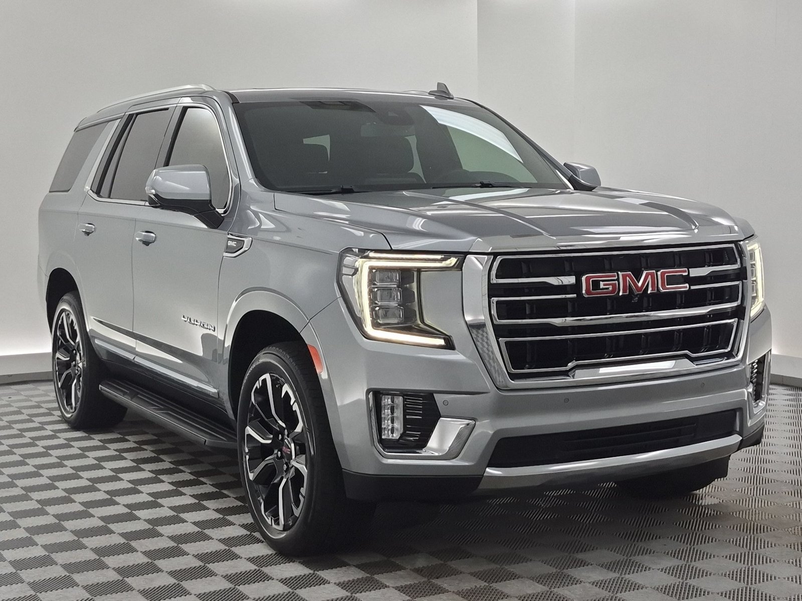 Used 2023 GMC Yukon SLT w/ SLT Premium Package AWD/4WD image 7