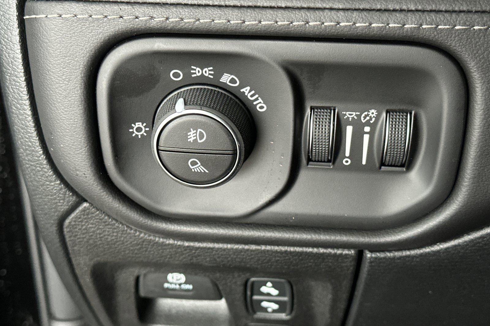 New 2026 RAM 1500 RHO w/ RHO Level 1 Equipment Group image 32