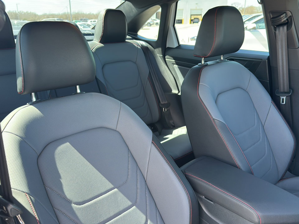 Used 2025 Volkswagen Jetta GLI Autobahn image 24