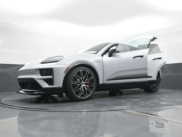 New 2025 Porsche Macan Turbo Electric image 32