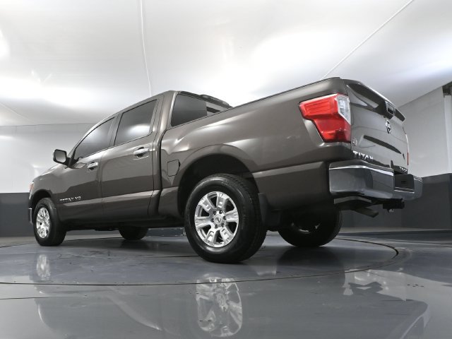 Used 2018 Nissan Titan SV AWD/4WD image 39