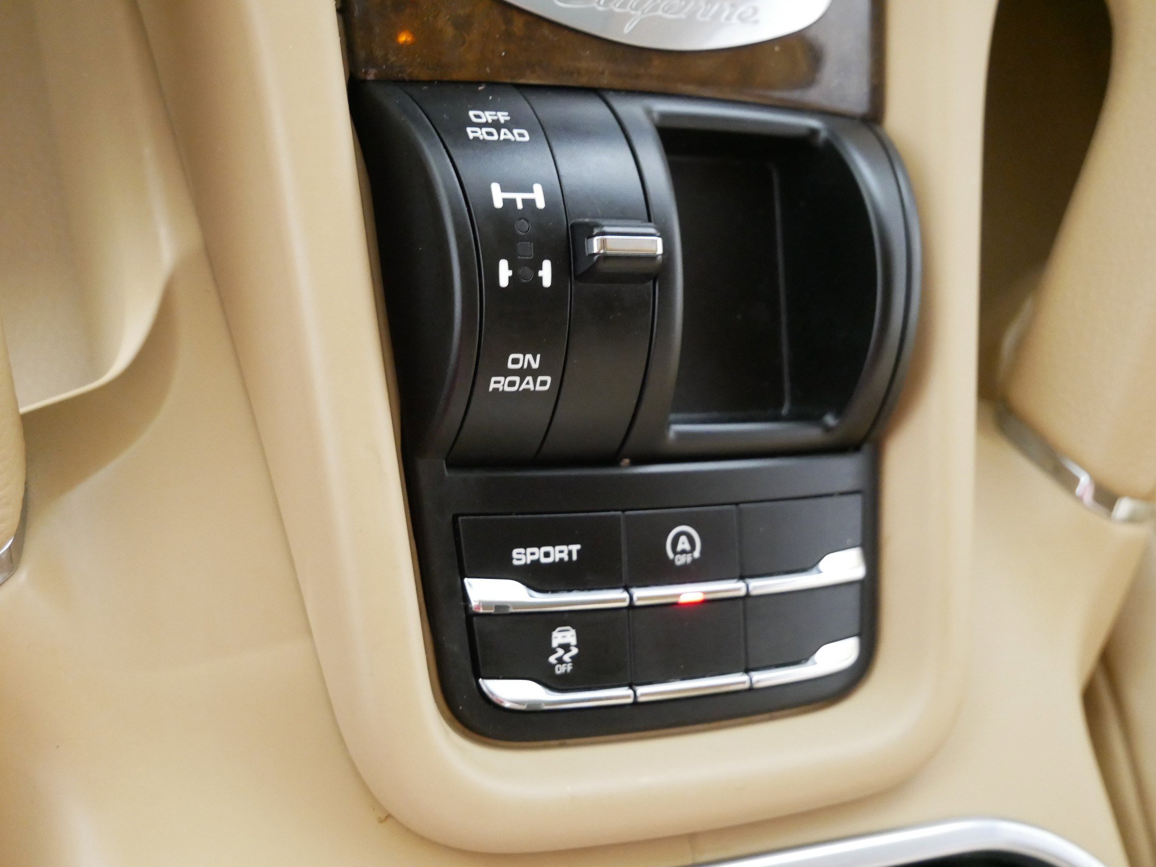 Used 2014 Porsche Cayenne AWD/4WD image 30