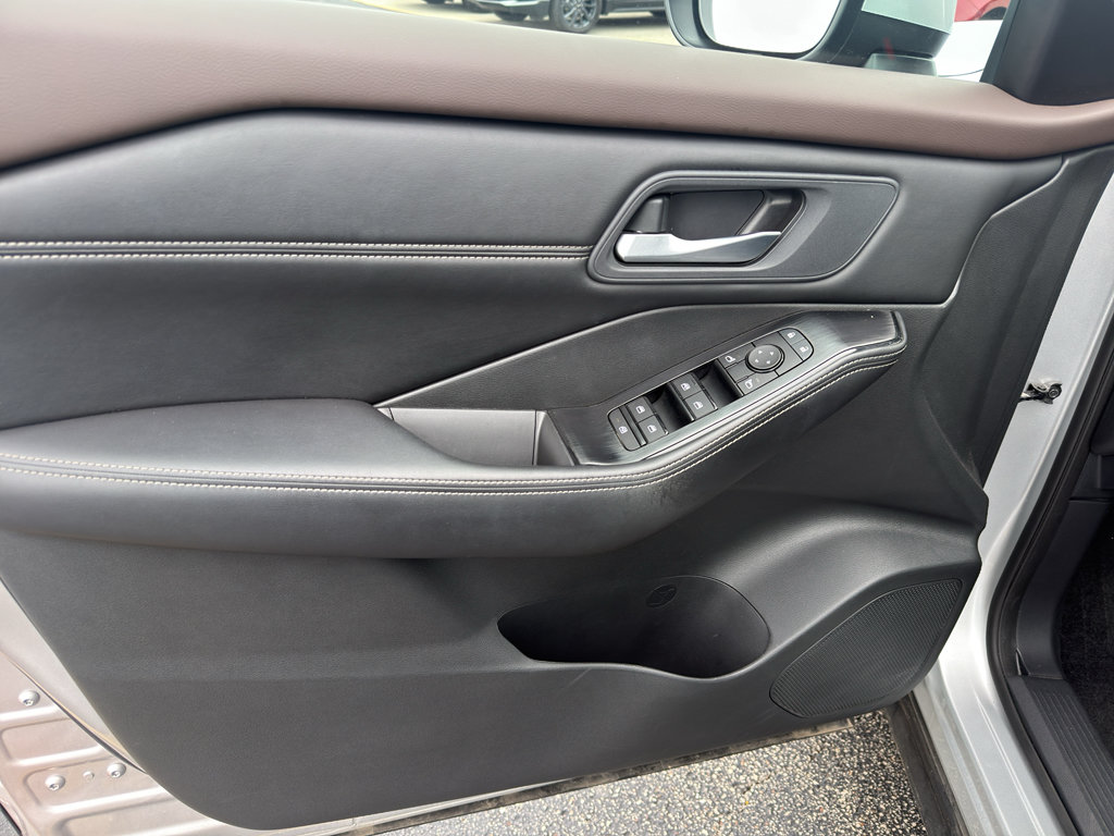 Certified 2023 Nissan Rogue SV w/ SV Premium B Package AWD/4WD image 13