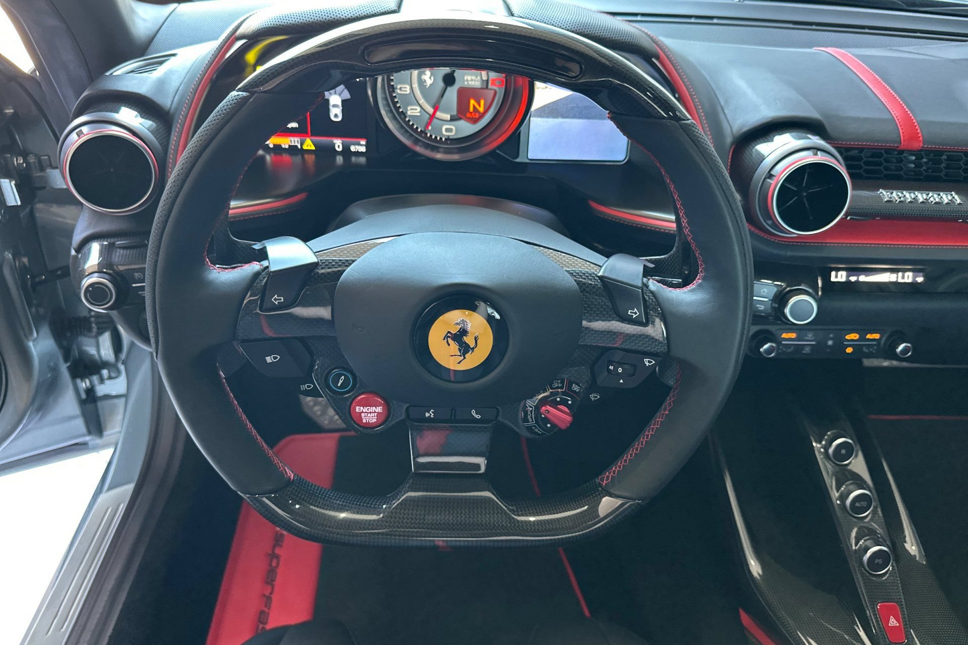Used 2018 Ferrari 812 Superfast RWD image 15