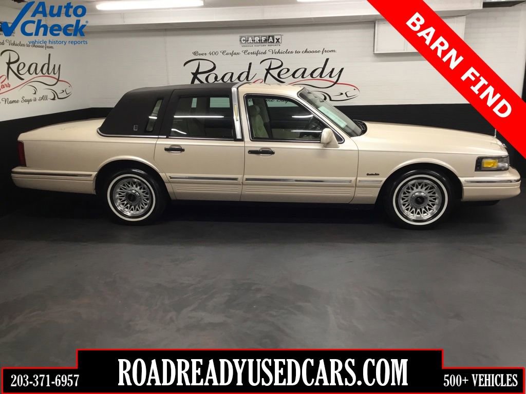 Used 1997 Lincoln Town Car Executive RWD video 1