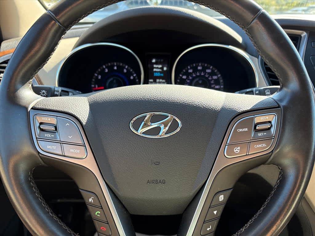 Used 2014 Hyundai Santa Fe GLS FWD image 15