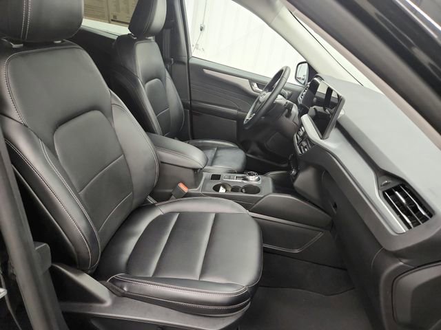 Used 2025 Ford Escape Platinum image 40