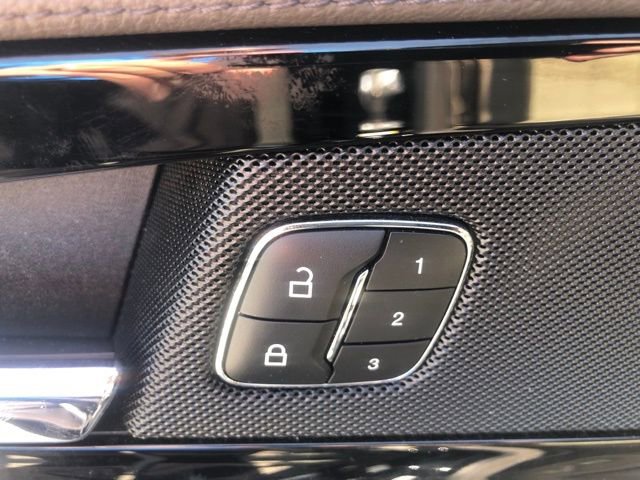 Used 2023 Lincoln Nautilus Reserve image 10