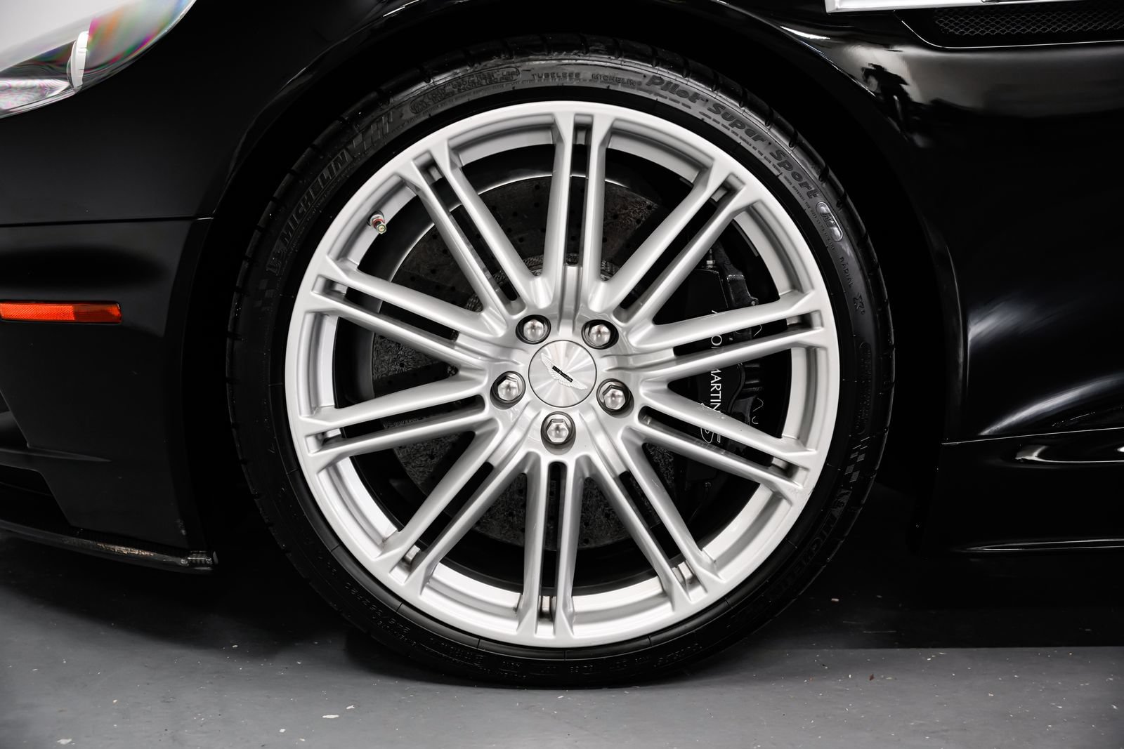 Used 2009 Aston Martin DBS Coupe RWD image 44