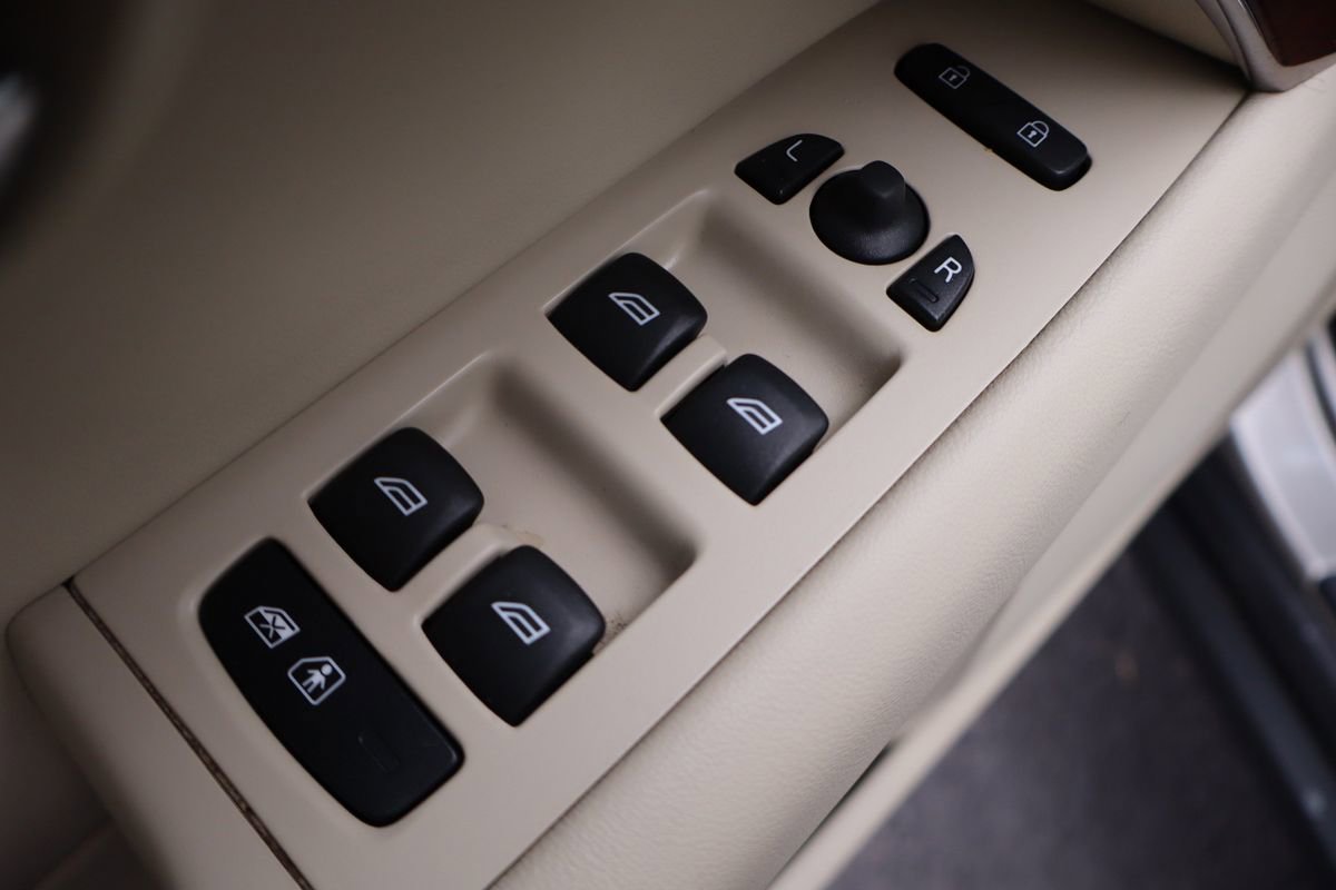 Used 2011 Volvo XC70 T6 image 27