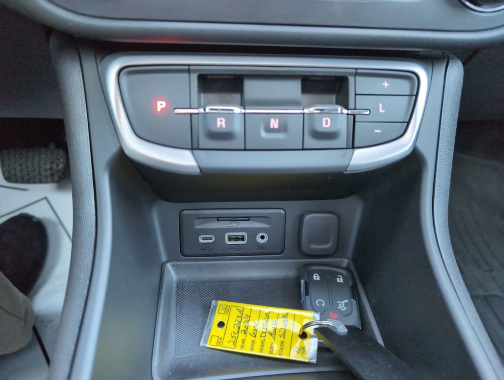 Used 2024 GMC Terrain SLT w/ Infotainment Package II image 27