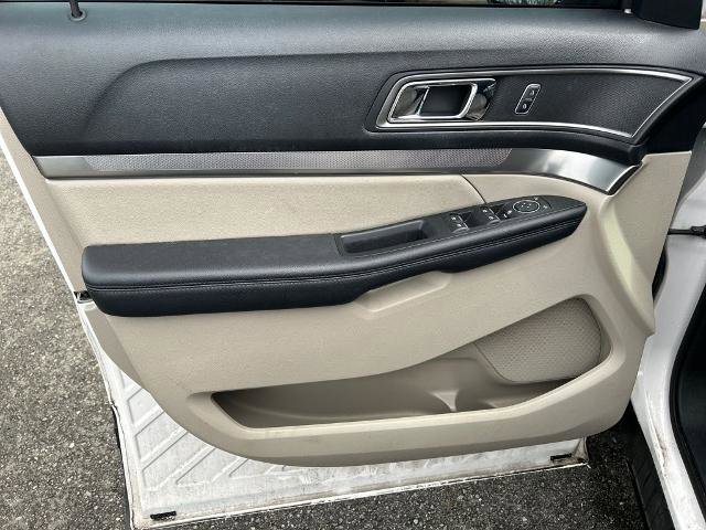 Certified 2019 Ford Explorer XLT w/ Equipment Group 202A image 17