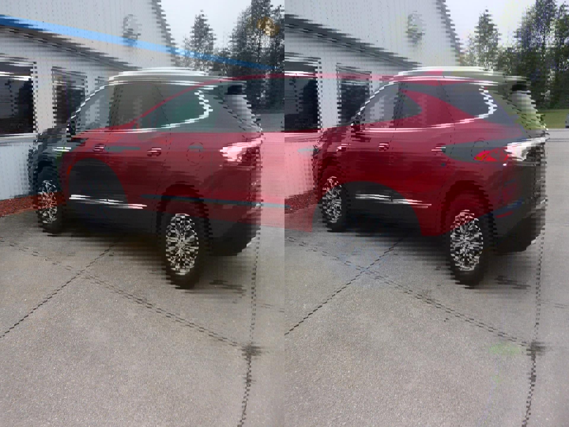 Used 2024 Buick Enclave Premium image 4