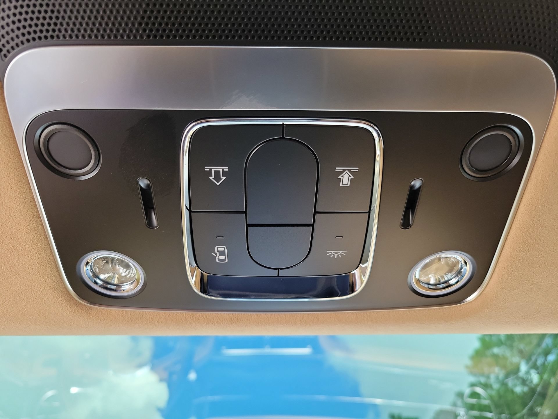 Used 2025 Bentley Flying Spur Plug-In Hybrid AWD/4WD image 41