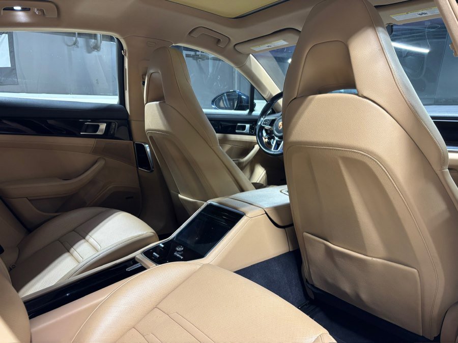Used 2018 Porsche Panamera 4 image 12