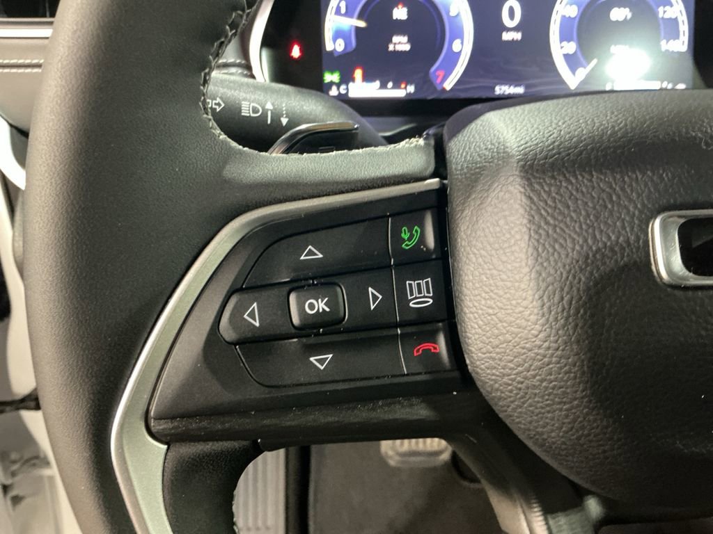 Used 2024 Jeep Grand Cherokee Laredo X w/ Luxury Tech Group I image 30