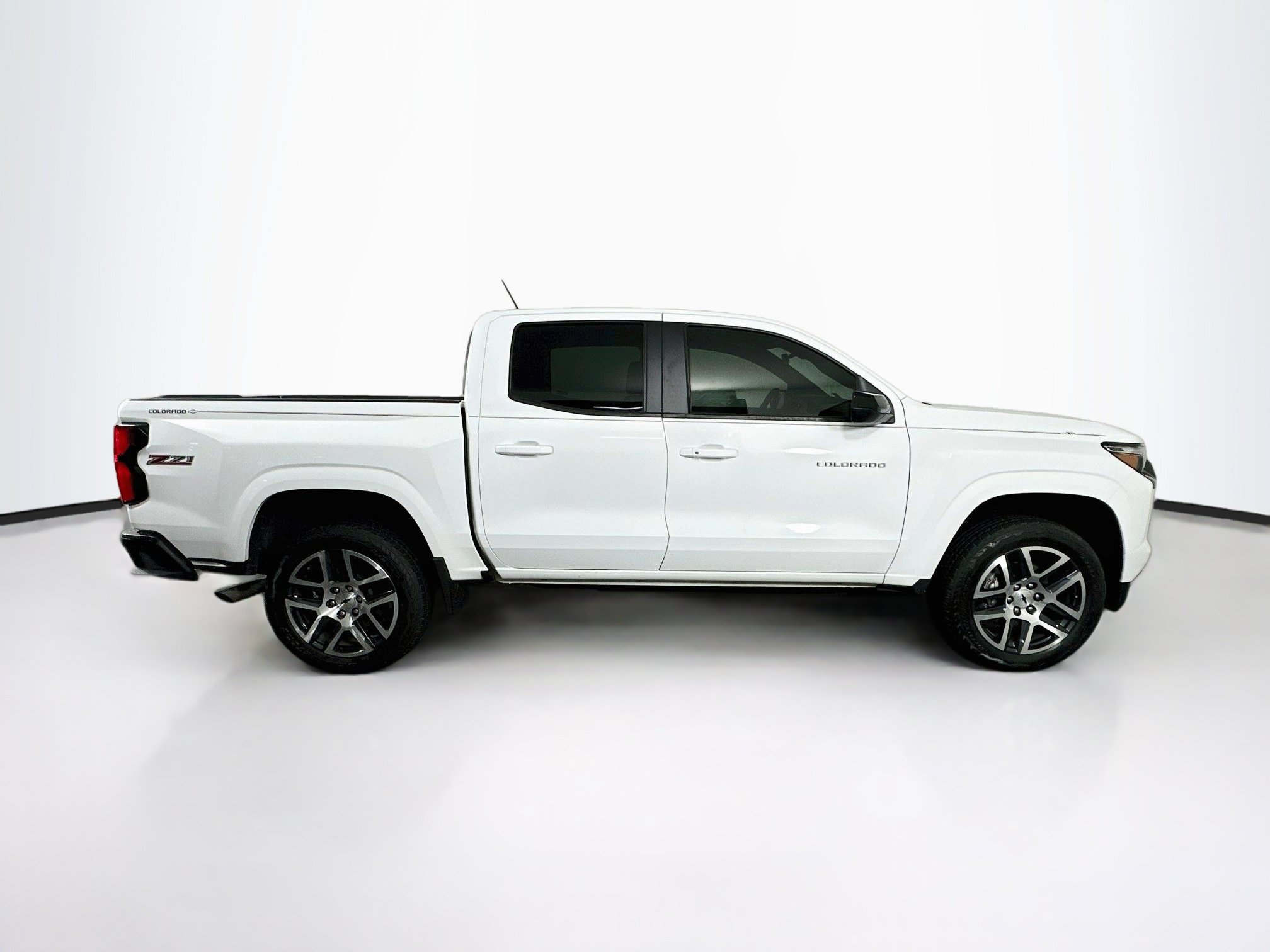 Used 2023 Chevrolet Colorado Z71 AWD/4WD image 10