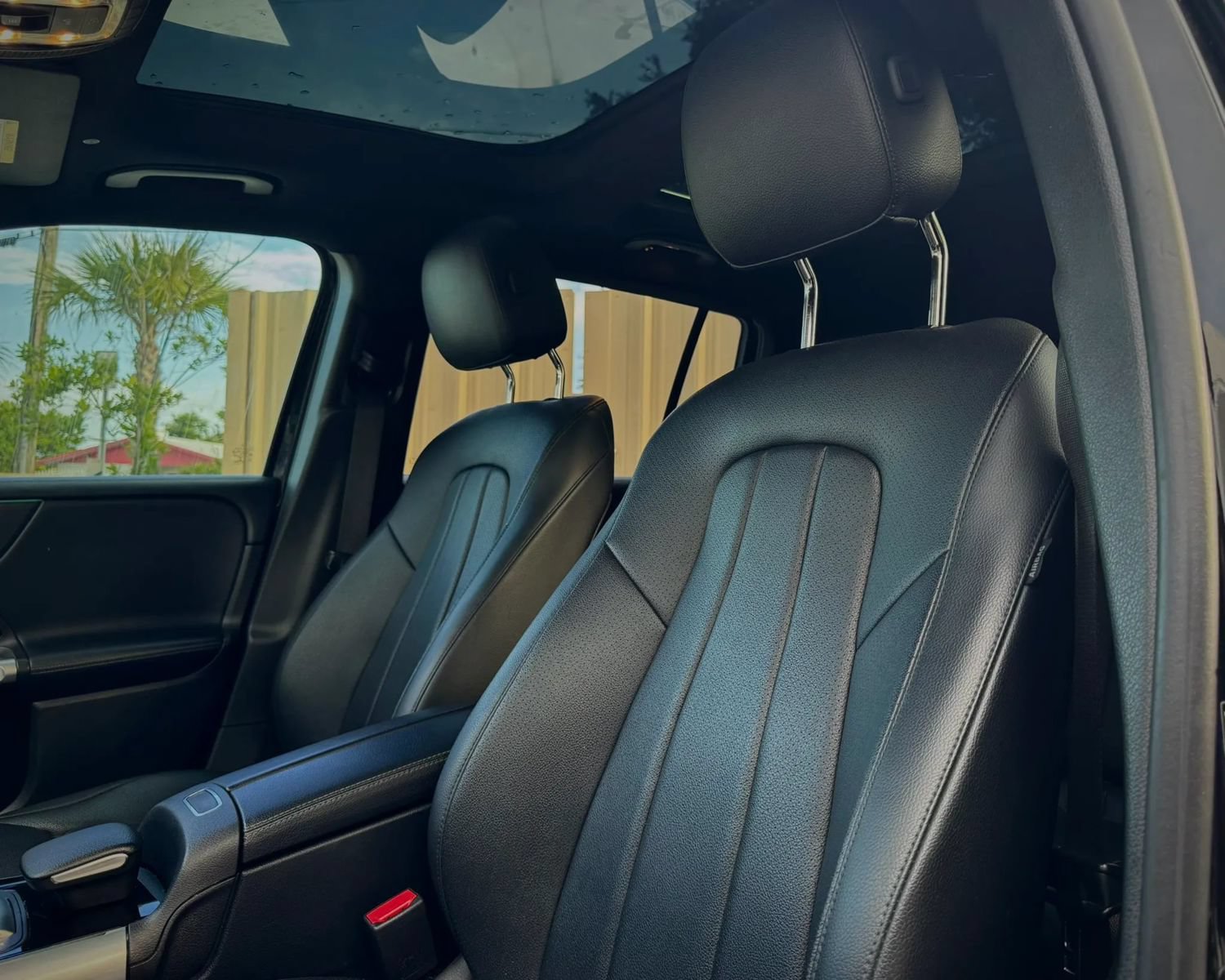 Used 2022 Mercedes-Benz GLB 250 w/ Premium Package image 39