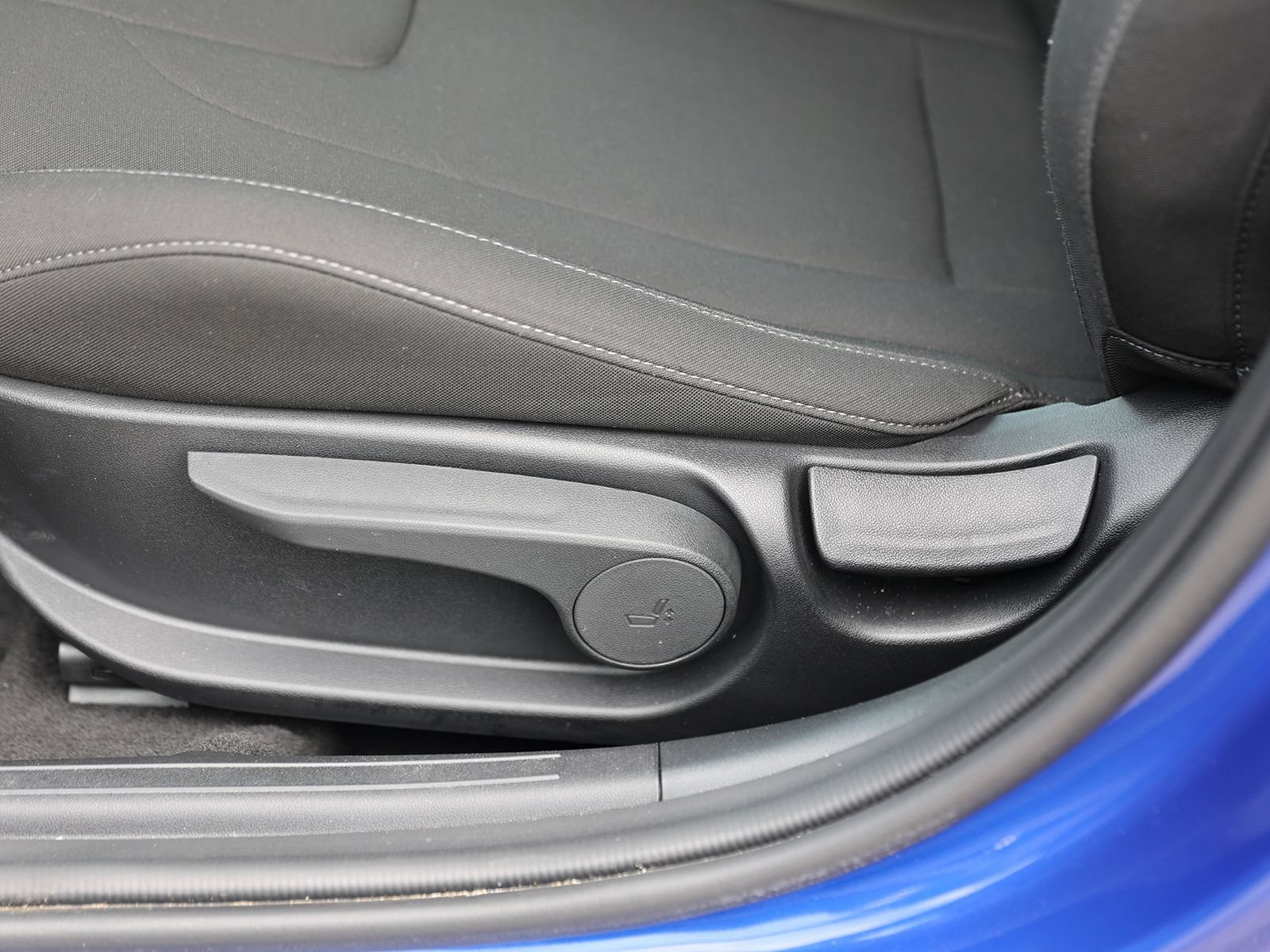 Used 2023 Hyundai Elantra SEL FWD image 15