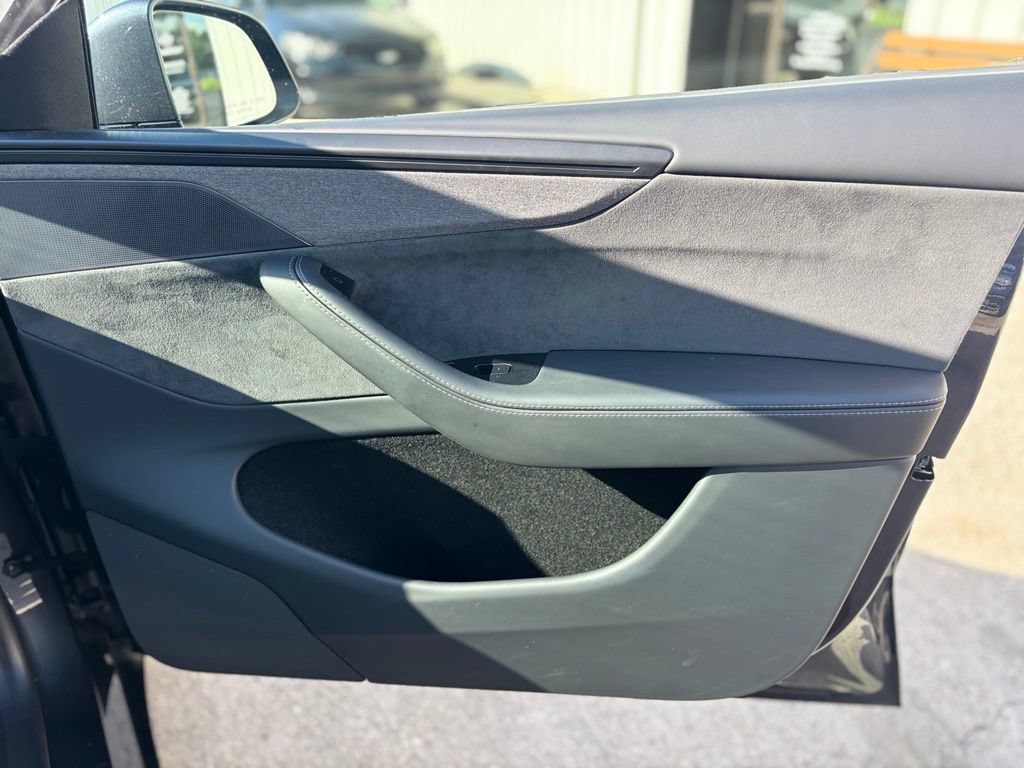 Used 2026 Tesla Model Y 2WD image 16