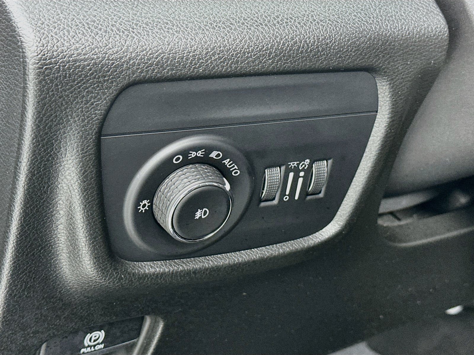 Used 2023 Jeep Grand Cherokee L Limited w/ Luxury Tech Group II RWD image 10