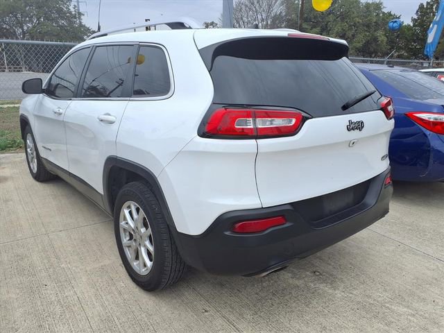 Used 2016 Jeep Cherokee Latitude FWD image 3
