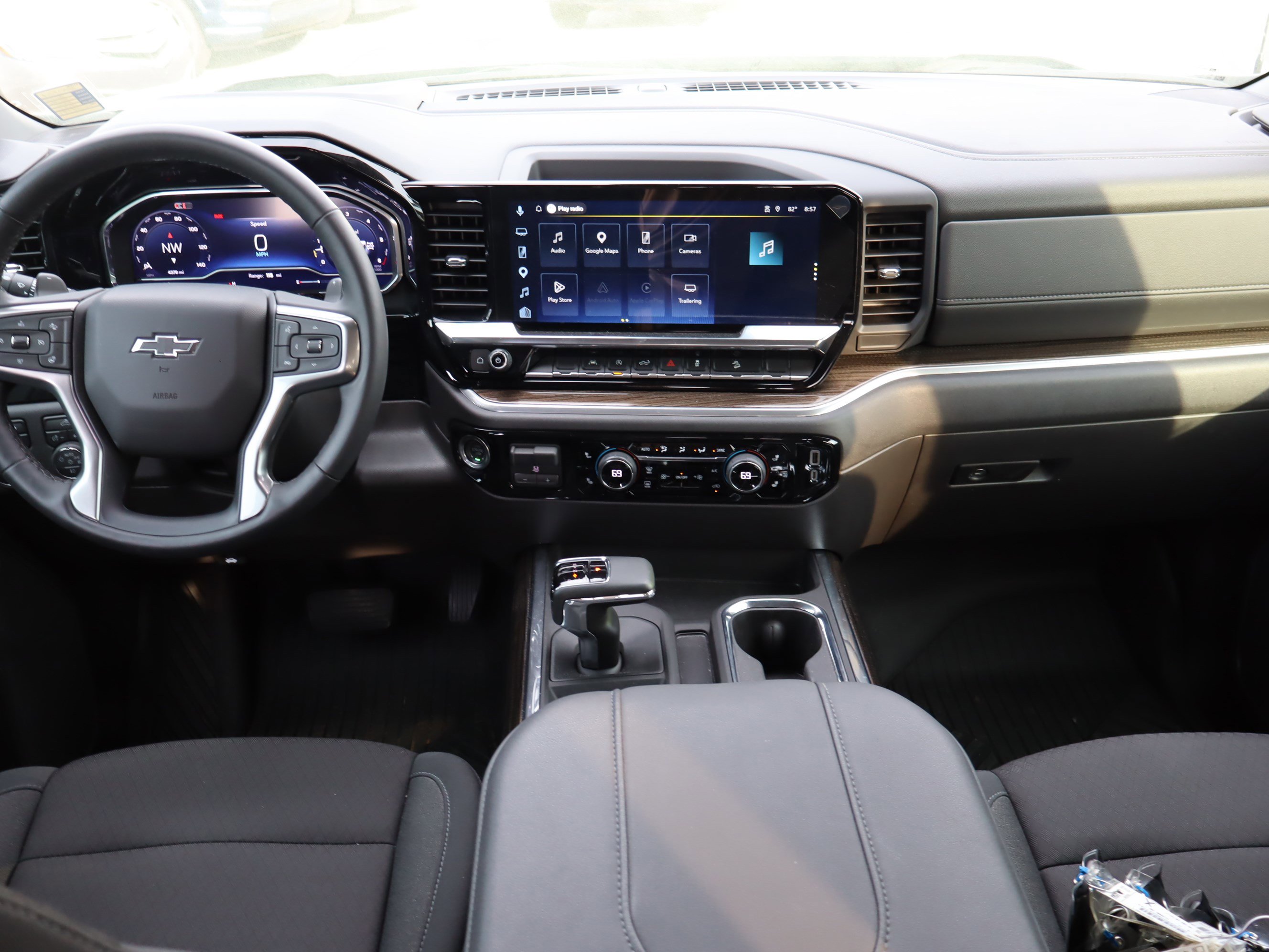 Used 2025 Chevrolet Silverado 1500 LT Trail Boss w/ Convenience Package II image 17