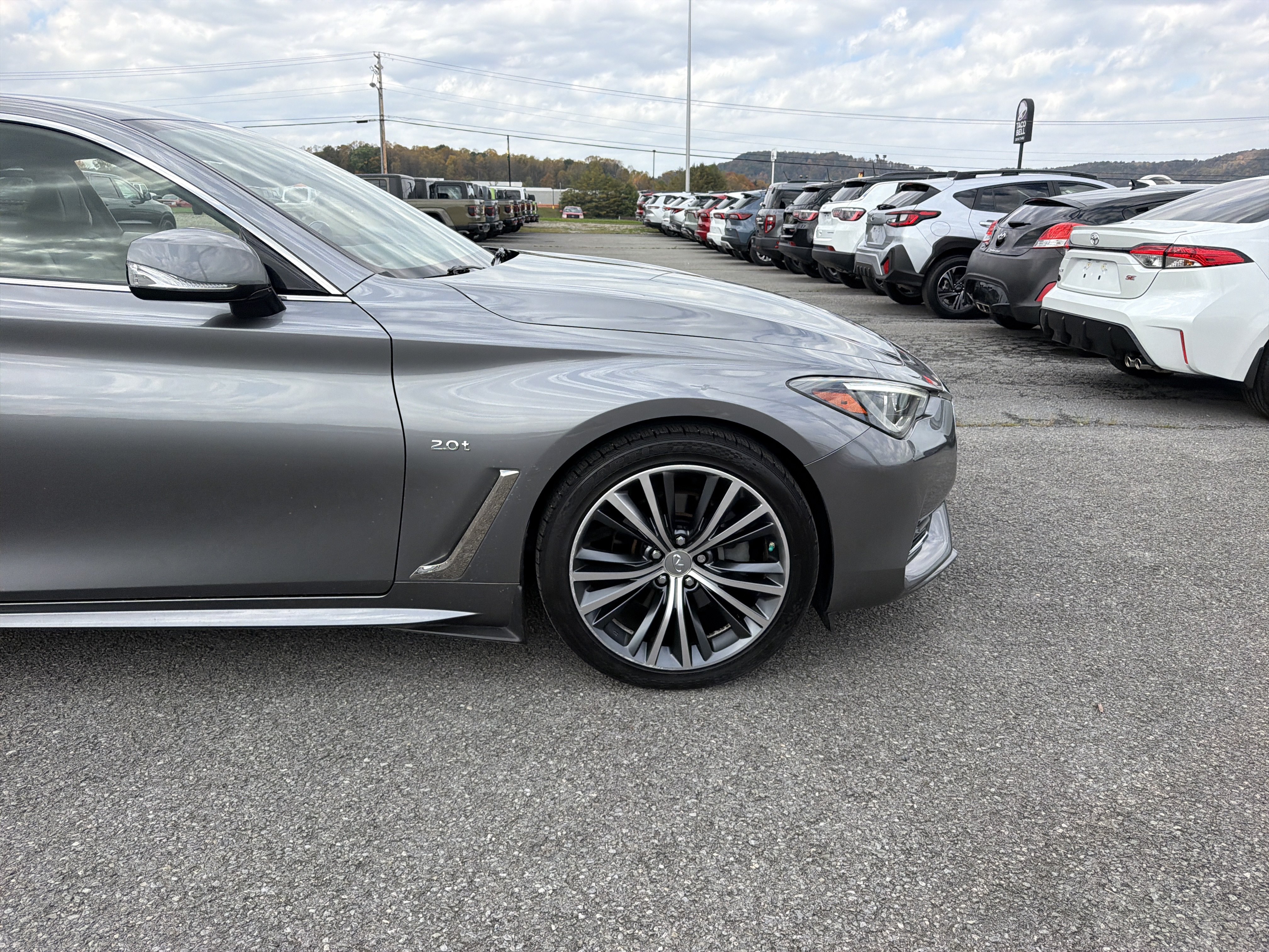 Used 2017 INFINITI Q60 2.0t w/ Premium Plus Package 2.0T AWD/4WD image 2
