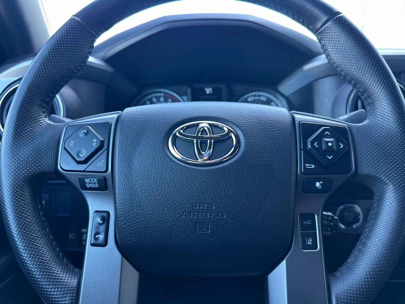 Used 2022 Toyota Tacoma TRD Off-Road w/ Technology Package image 25