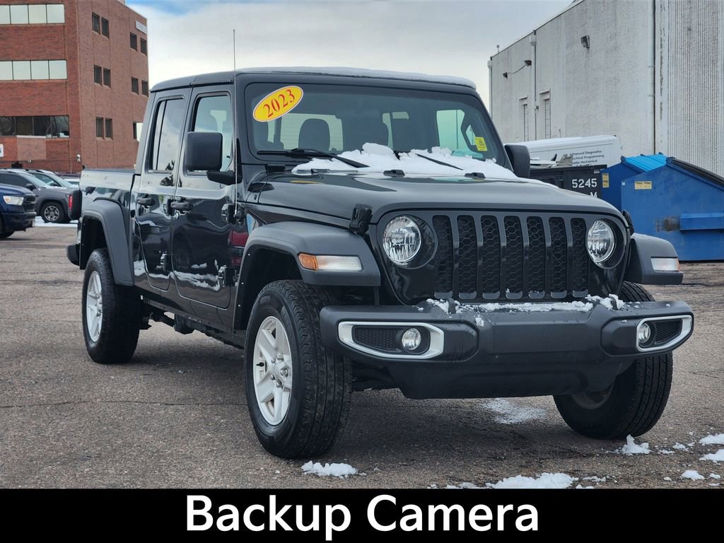 Used 2023 Jeep Gladiator Sport image 2