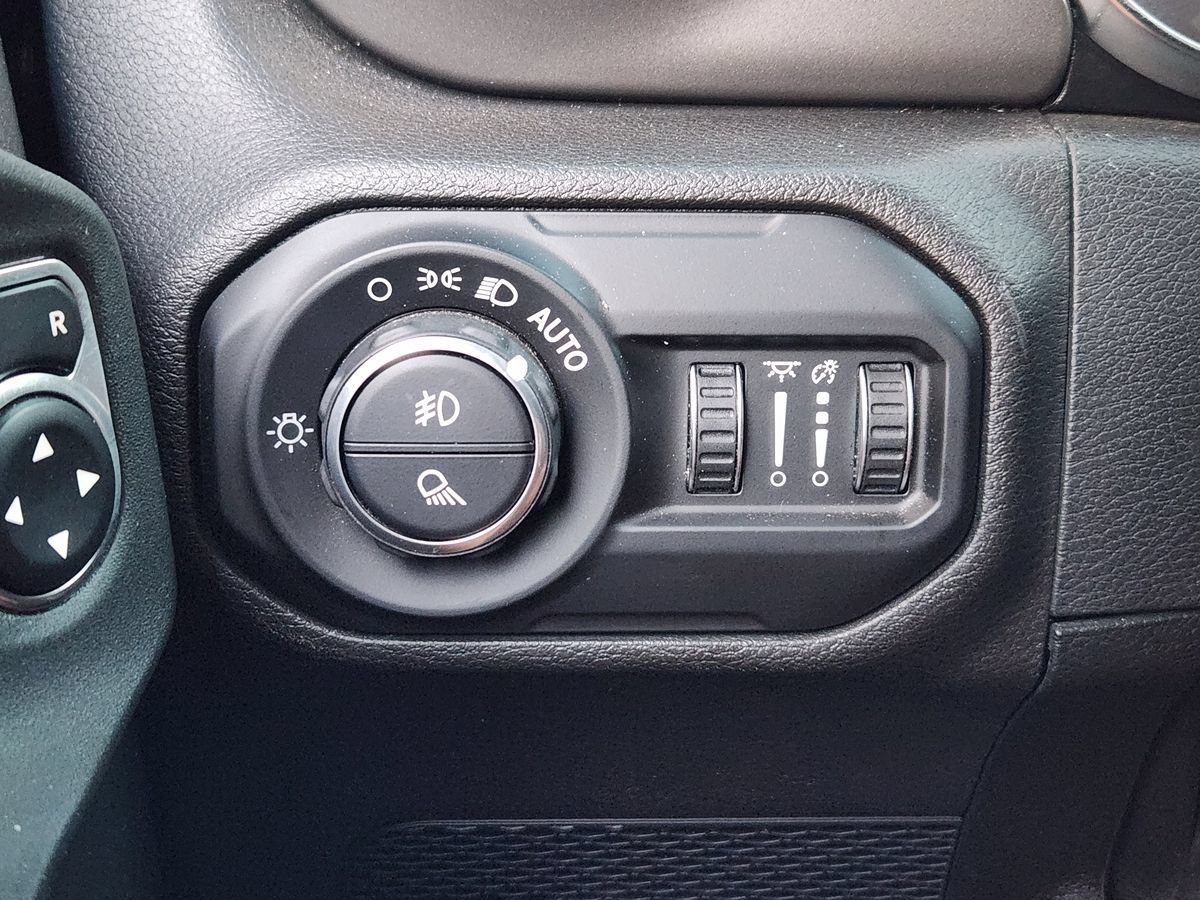Used 2021 Jeep Gladiator Sport AWD/4WD image 41