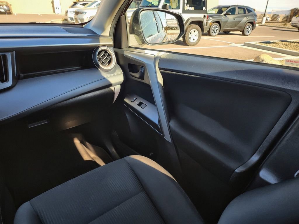 Used 2018 Toyota RAV4 LE image 24