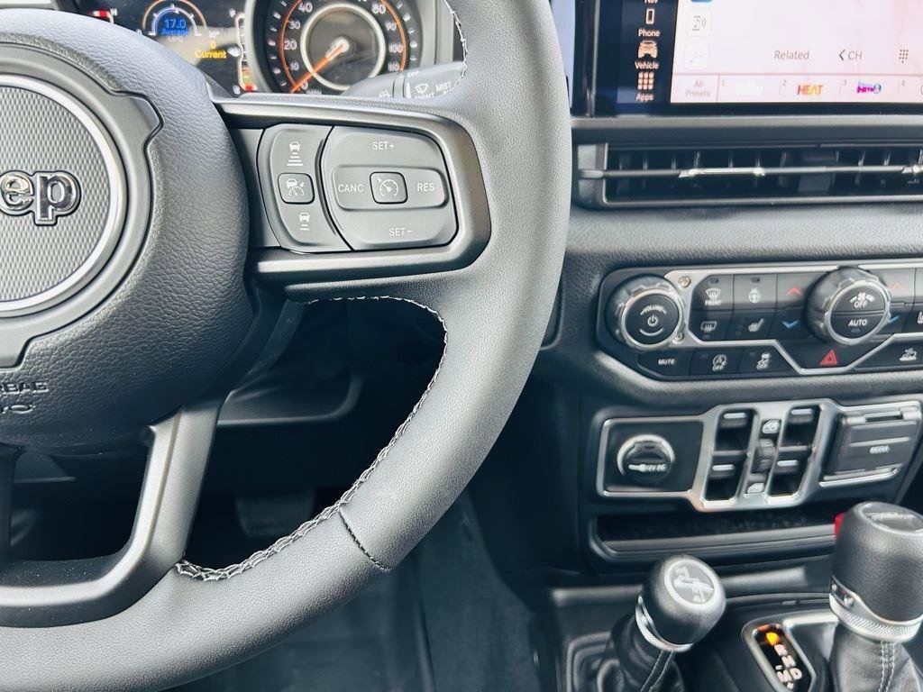 New 2025 Jeep Gladiator Sport image 17