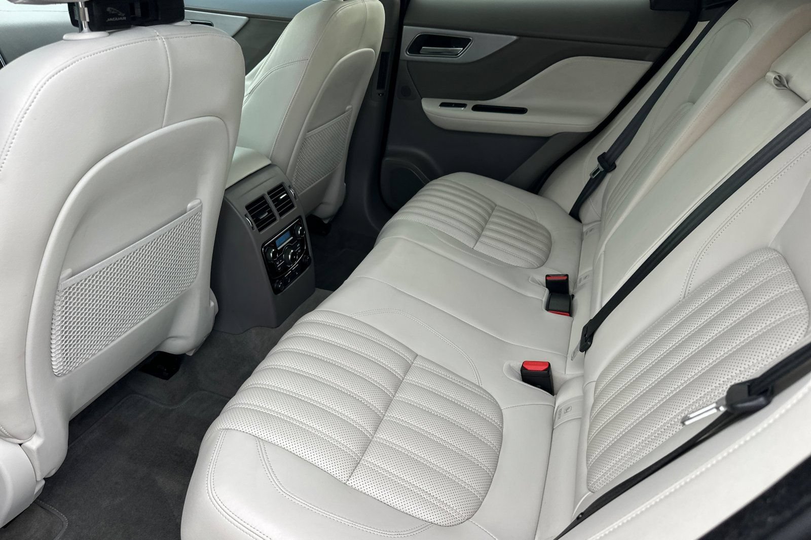 Used 2020 Jaguar F-PACE Portfolio AWD/4WD image 12