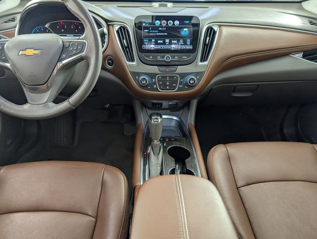 Used 2018 Chevrolet Malibu Premier w/ Premier Sun and Wheel Package FWD image 26