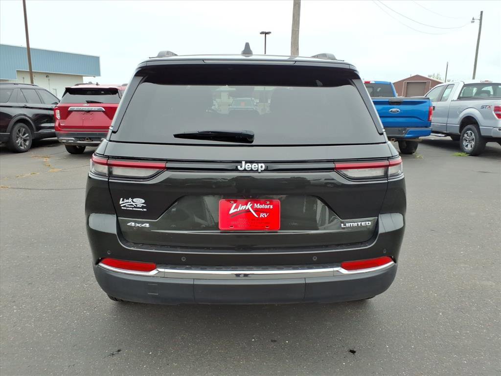 Used 2024 Jeep Grand Cherokee Limited w/ Trailer Tow Package image 5