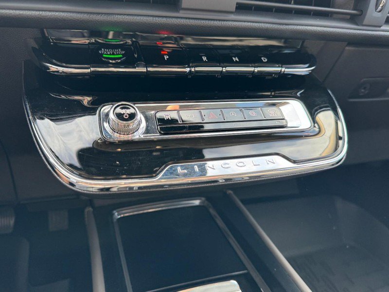 Used 2025 Lincoln Corsair Reserve w/ Rear Removable Package Tray image 17