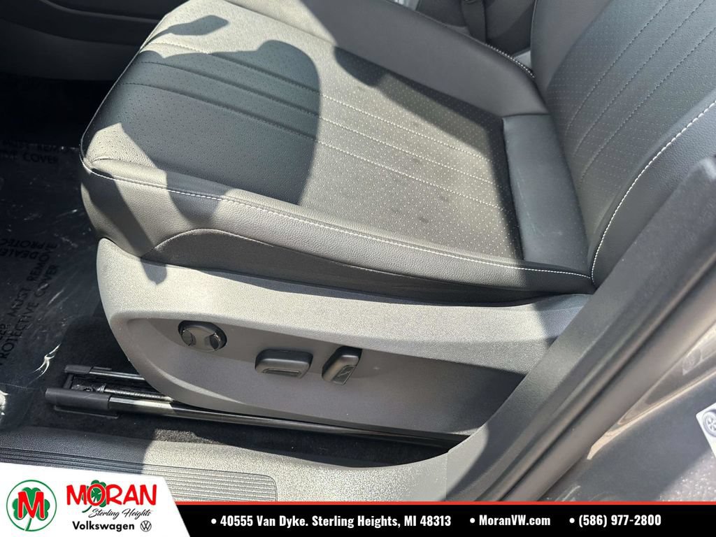 Certified 2024 Volkswagen Tiguan SE AWD/4WD image 19