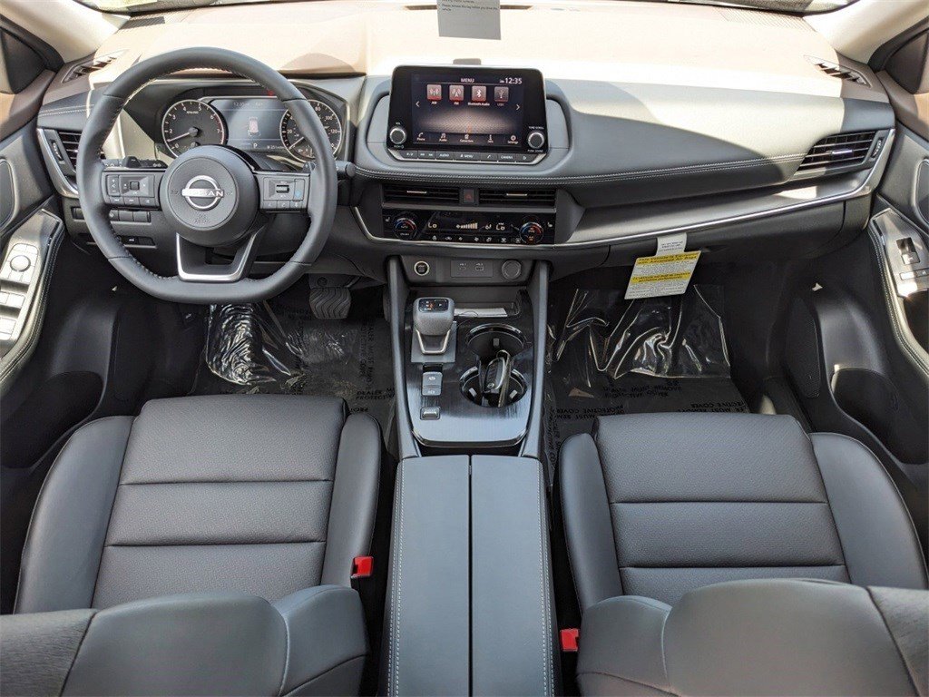 Used 2023 Nissan Rogue SV w/ SV Premium B Package image 18