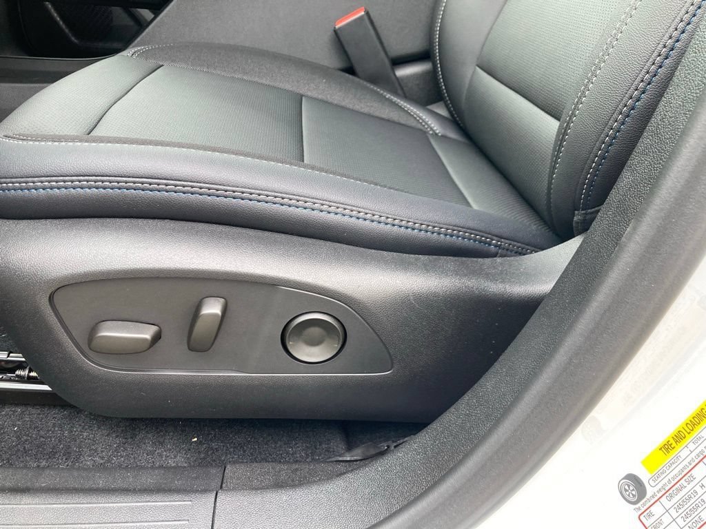 New 2026 Chevrolet Equinox EV LT AWD/4WD image 4