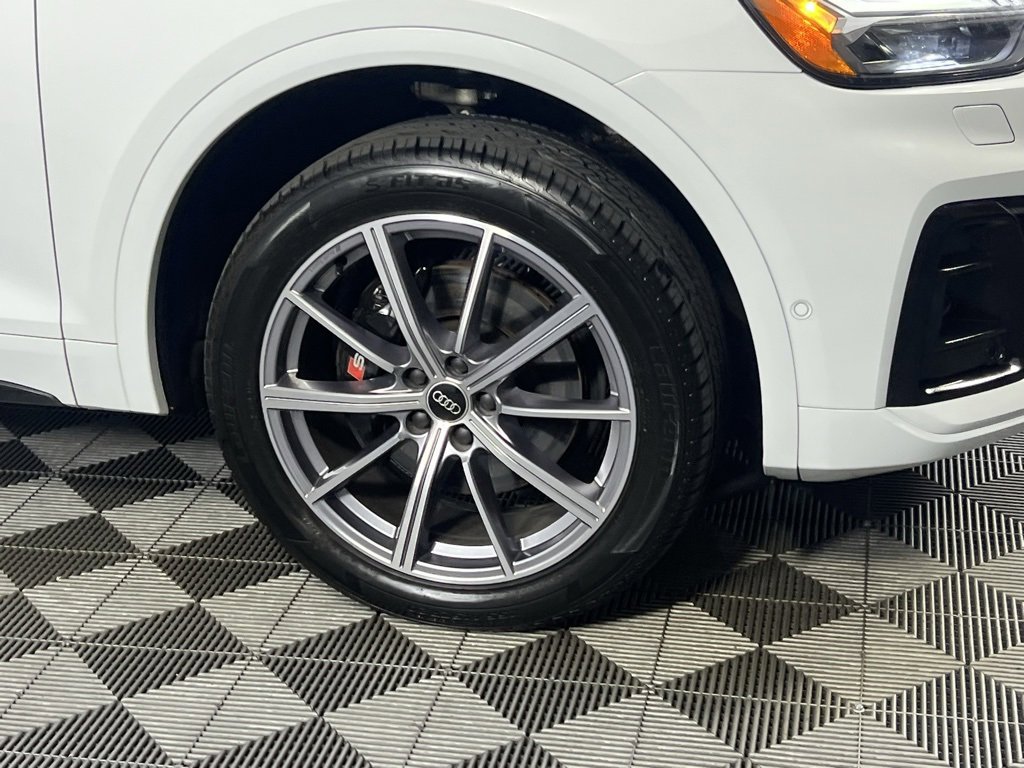 Used 2023 Audi SQ5 Prestige w/ Prestige Package image 6