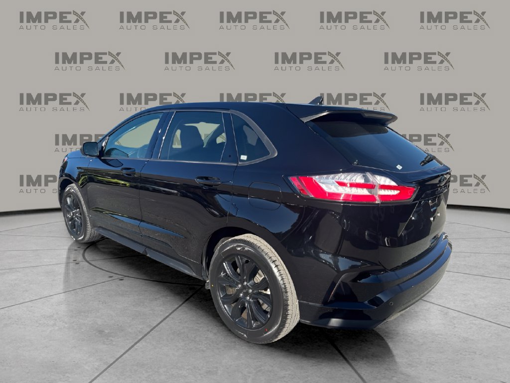 Used 2024 Ford Edge SE w/ Black Appearance Package AWD/4WD image 3