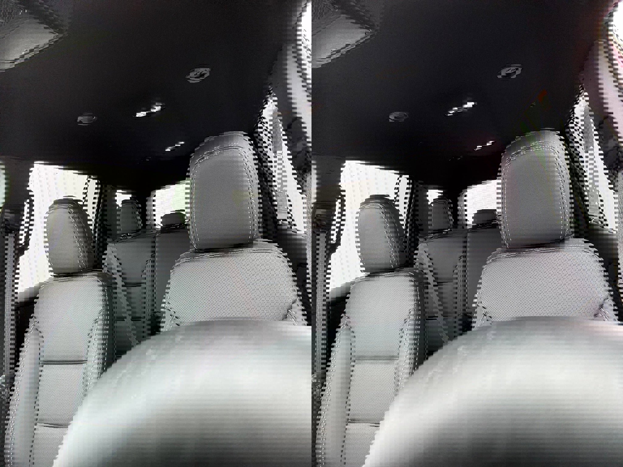 Used 2025 Chevrolet Traverse LT image 13