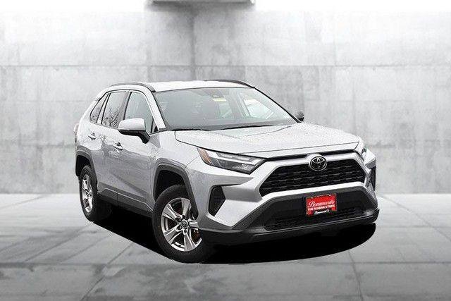 Used 2025 Toyota RAV4 XLE image 2