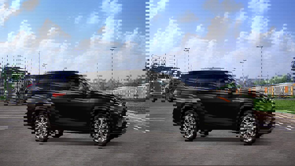 New 2026 Toyota Highlander Limited image 13