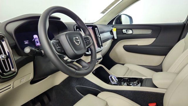 New 2026 Volvo XC40 B5 Plus w/ Climate Package AWD/4WD image 12