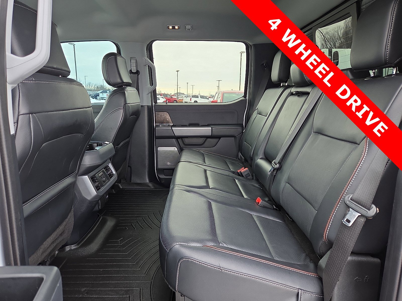 Used 2023 Ford F250 Lariat w/ Black Appearance Package image 10