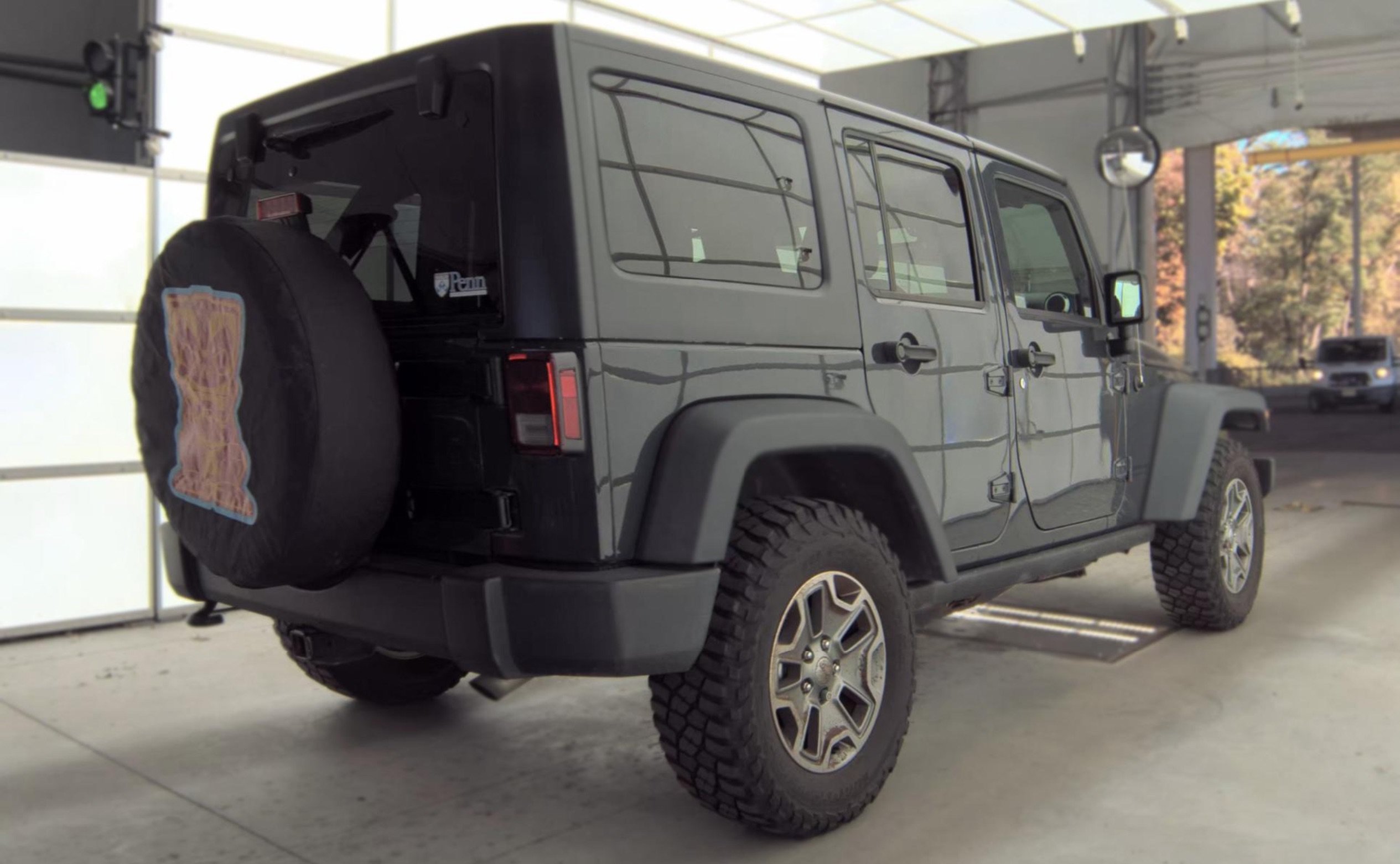 Used 2016 Jeep Wrangler Unlimited Rubicon w/ Dual Top Group AWD/4WD image 4