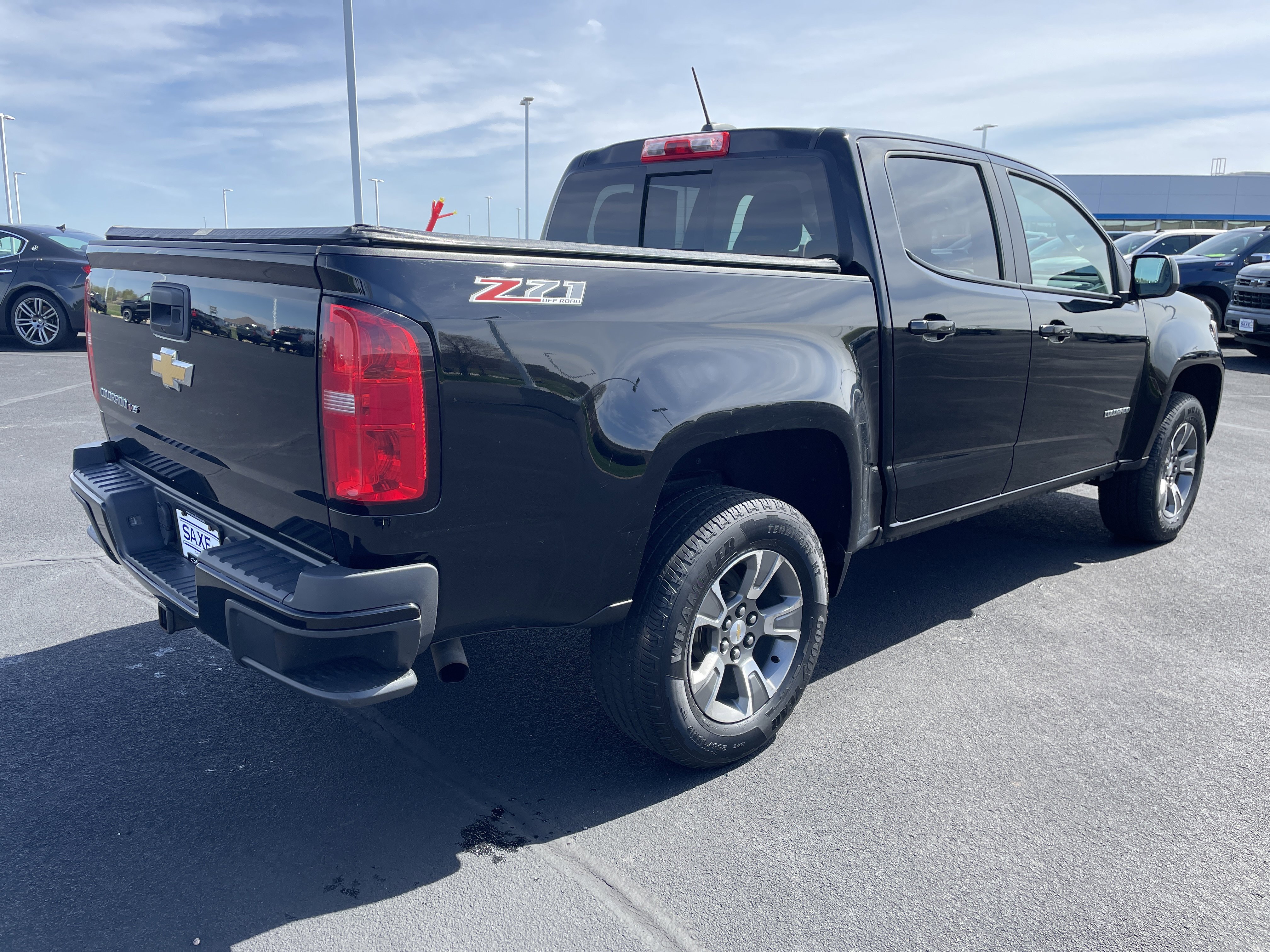Used 2017 Chevrolet Colorado Z71 AWD/4WD image 5